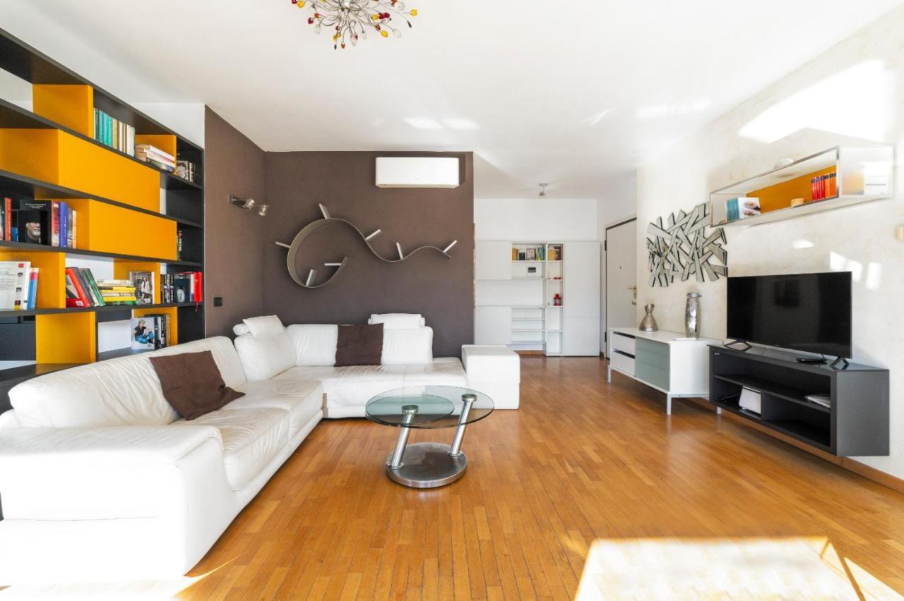 Milano Rogoredo Apartment With Garage Eksteriør billede