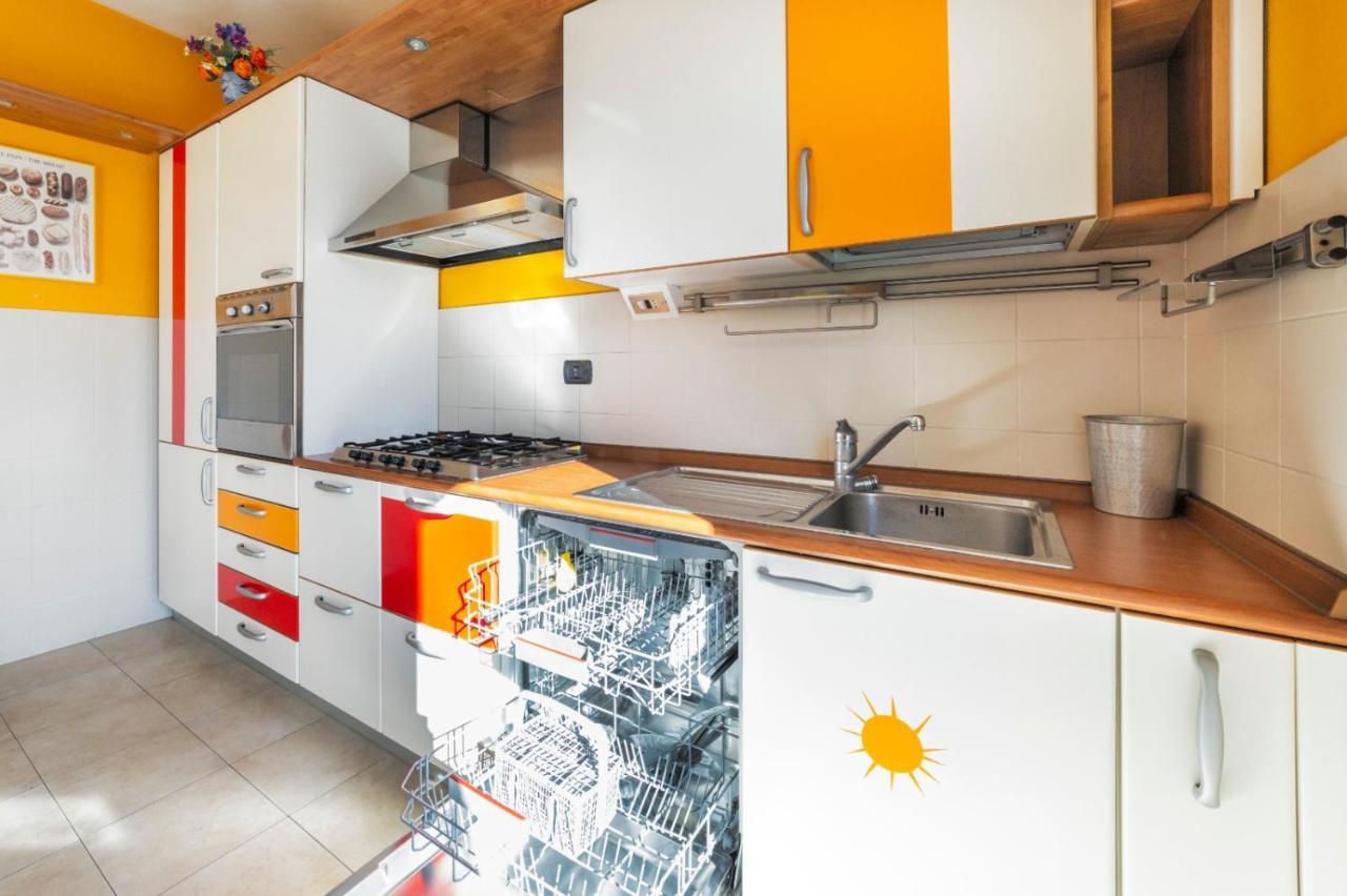 Milano Rogoredo Apartment With Garage Eksteriør billede