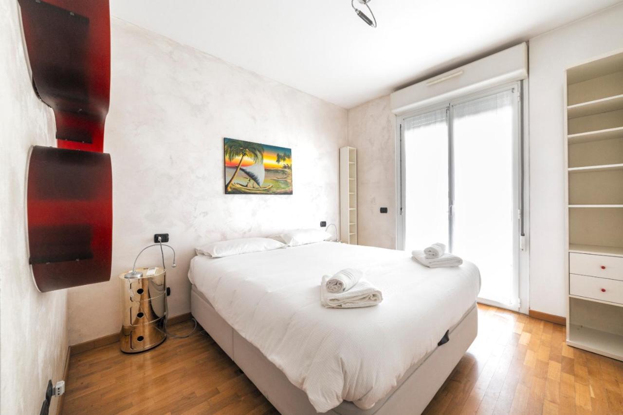 Milano Rogoredo Apartment With Garage Eksteriør billede