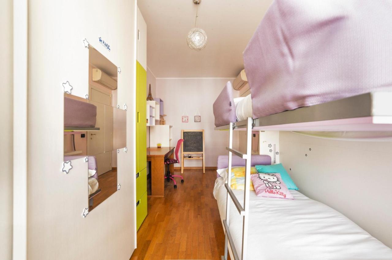 Milano Rogoredo Apartment With Garage Eksteriør billede