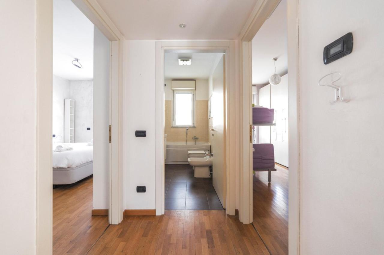 Milano Rogoredo Apartment With Garage Eksteriør billede